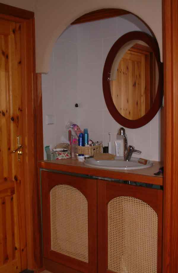 Het bedrijf wilde er vanaf en het hout van dit buitenkansje is op Afvoer Douche Reinigen ~ Het bedrijf wilde er vanaf en het hout van dit buitenkansje is op